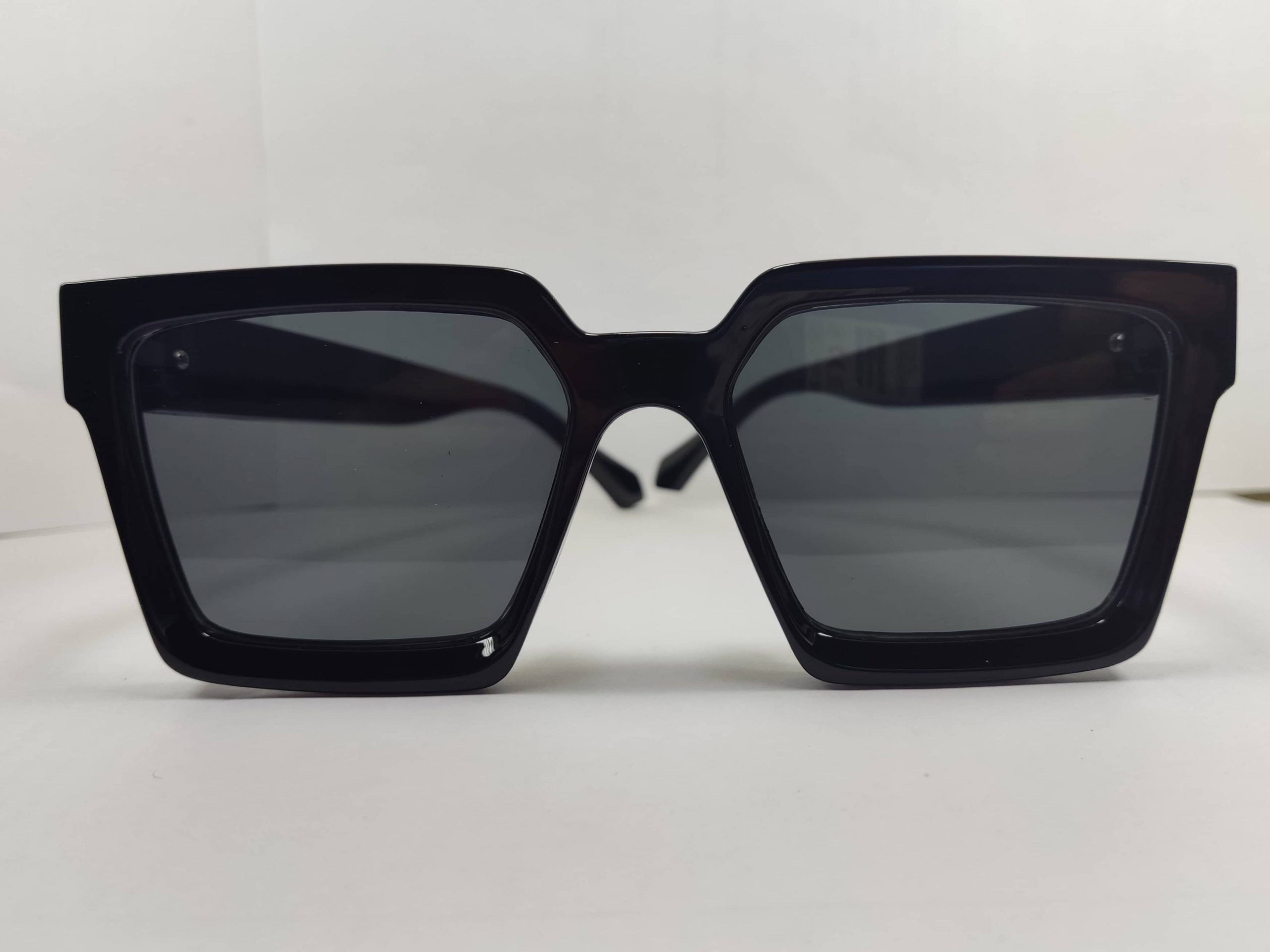 Louis Vuitton Z1961U LV Signature Round Sunglasses, Grey, One Size
